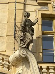 GYMNÁZIUM Dr. JOSEFA PEKAŘE