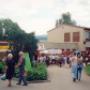 Venkovní expozice,
v pozadí Základní škola - vnitřní expozice (pravé křídlo)
