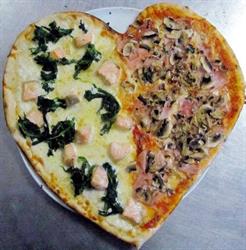 PIZZAŘSTVÍ - PIZZA PEČENÁ V ITALSKÉ PECI NA DŘEVĚ