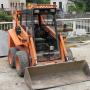 (nájezdová lžíce hladká nebo zubatá, podkop, paletizační vidle, hydraulické bourací kladivo, zemní vrták 200; 300 a 400 mm, míchačka, radlice)