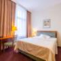 Guest room with single bed(s)