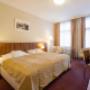 Guest room with double bed(s)