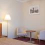 Guest room with queen bed(s)