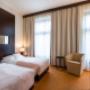 Guest room with single bed(s)