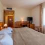 Guest room with double bed(s)