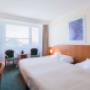 Guest room with double bed(s)