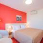 Guest room with single bed(s)