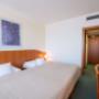 Guest room with double bed(s)