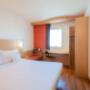 Guest room with queen bed(s)