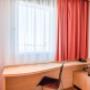 Guest room with queen bed(s)