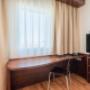 Guest room with queen bed(s)