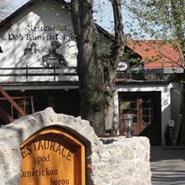 Restaurace pod Kunětickou horou