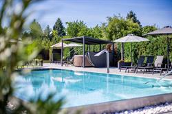 Hotel Aura Praha design&garden pool