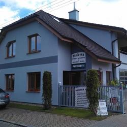 Půjčovna osobních aut a nákladních přívěsů
