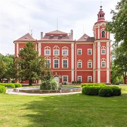 ZÁMECKÝ RESORT DĚTENICE