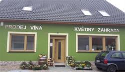Šťastné vinařství - prodej vína. Květiny a zahrada