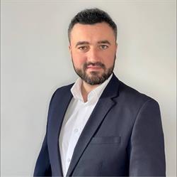 Tomáš Pešava - finance & reality
