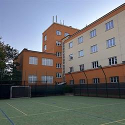 Gymnázium Praha 5, Nad Kavalírkou