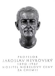 Gymnázium Jaroslava Heyrovského